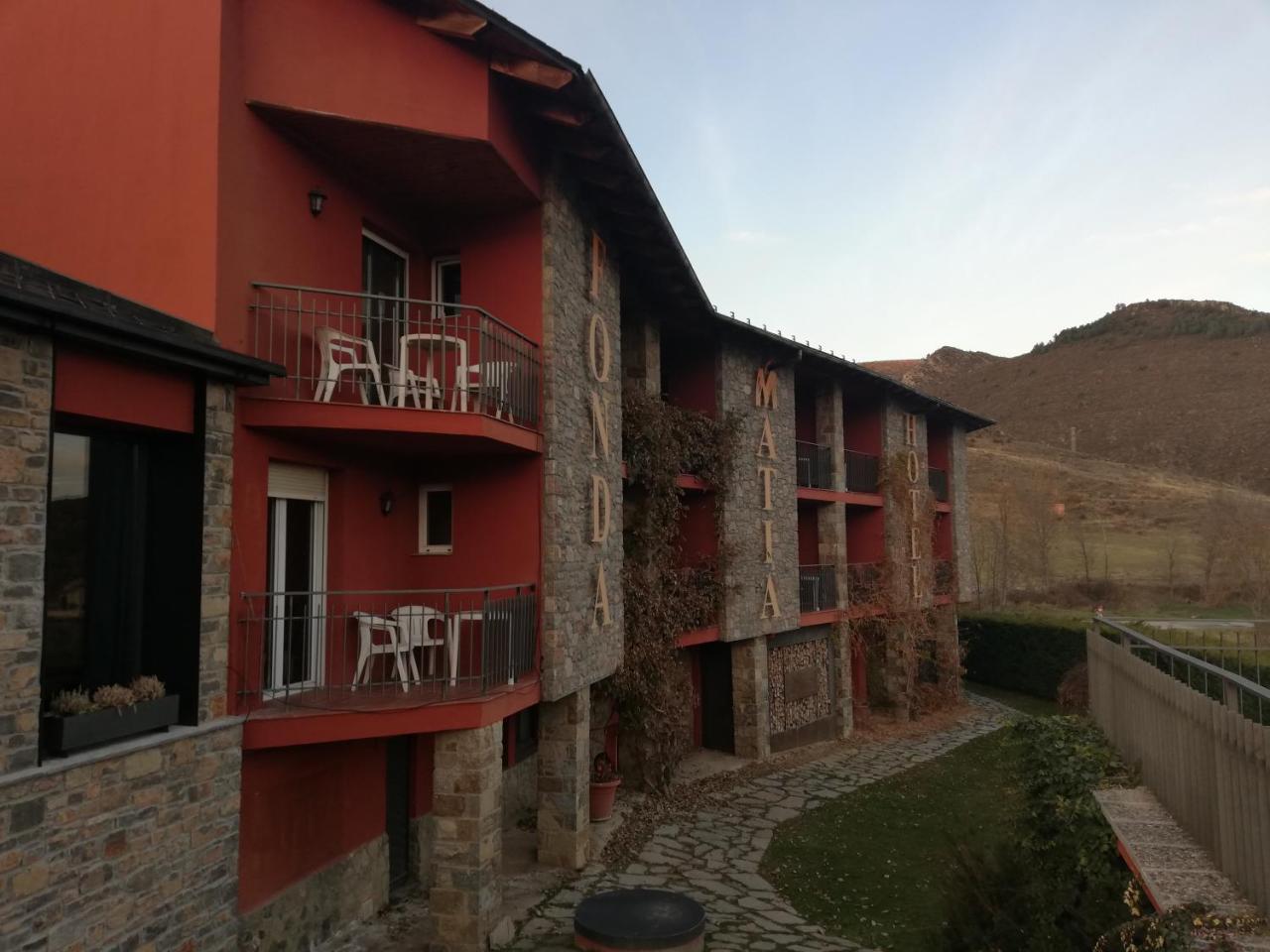 Fonda Matia Hotel Bellver De Cerdanya Exterior photo